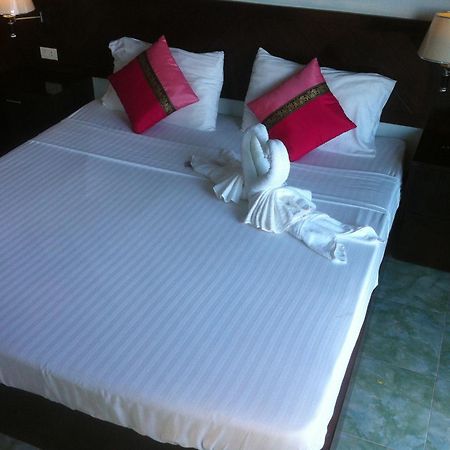 Feng Shui House 호텔 Patong 외부 사진