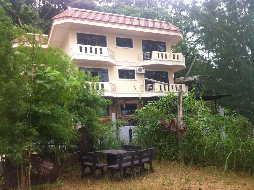 Feng Shui House 호텔 Patong 외부 사진