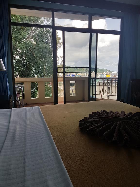 Feng Shui House 호텔 Patong 외부 사진