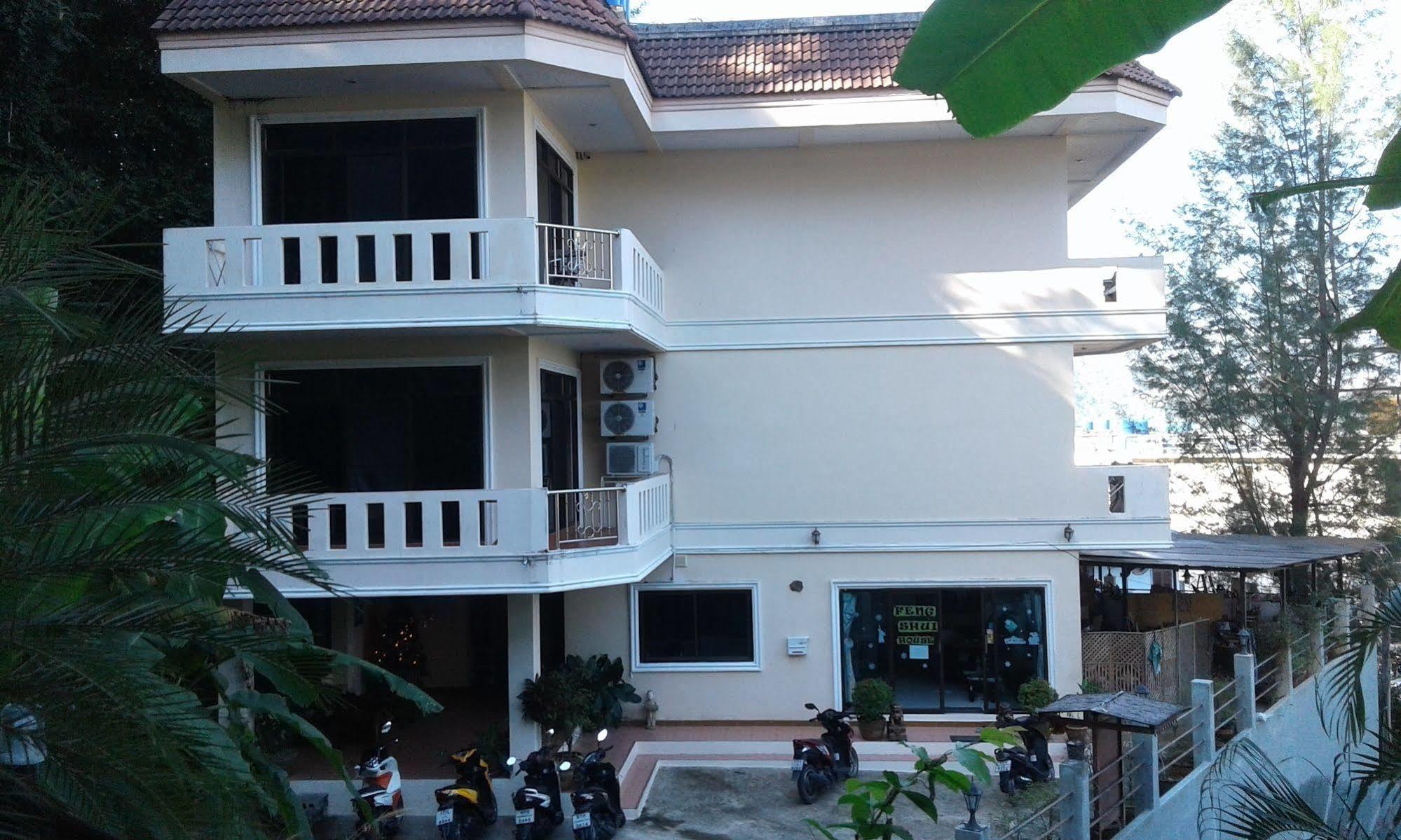 Feng Shui House 호텔 Patong 외부 사진